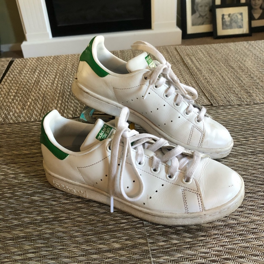 Woman’s Adidas Stan Smith - size 6